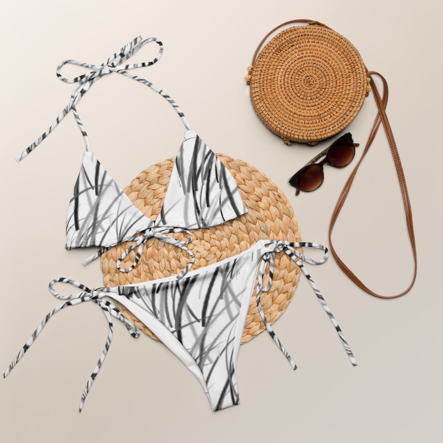 Bikini aus recyceltem Stoff mit Schnürsenkeln
